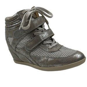 Madden Girl White Mesh Champagne Metallic Shimmer Hook & Loop Straps Size 7